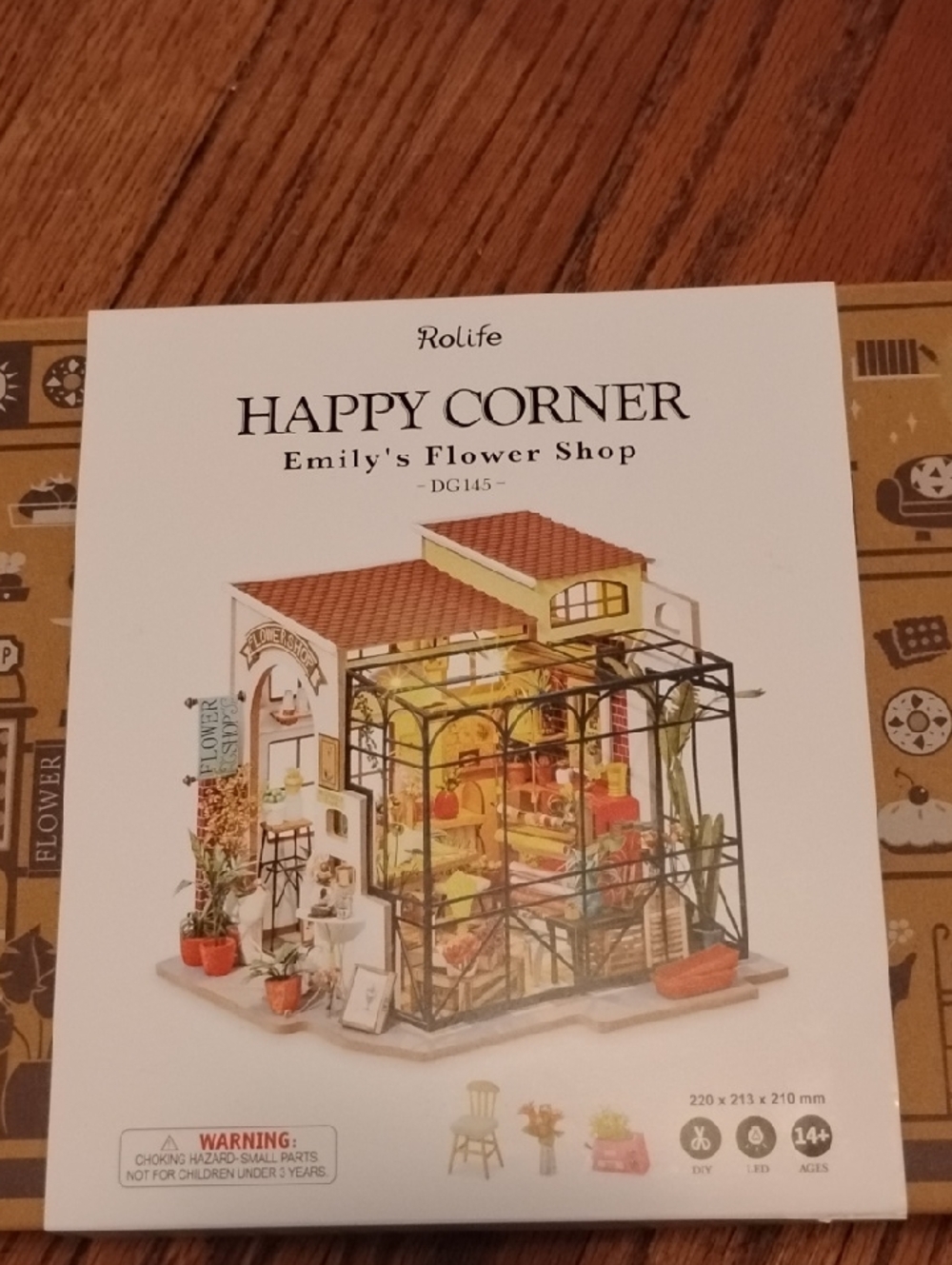 Happy Corner Emily's Flower Shop Miniature - Yellow & Red